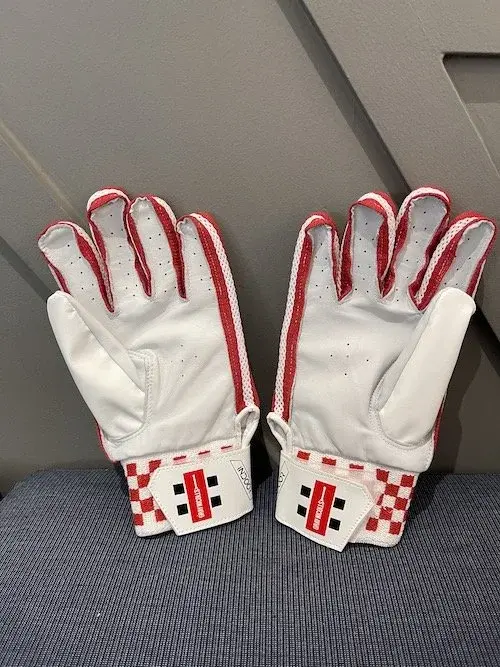gn-indoor-gloves-1.webp