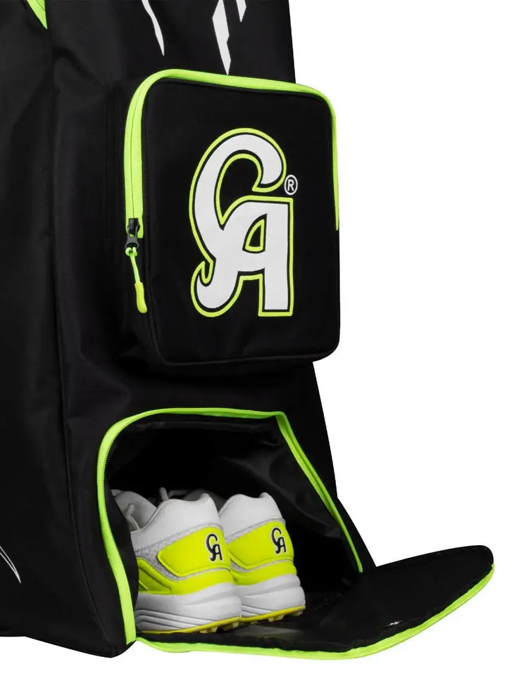 DUFFLE-WHEELIE-BAG-6_720x_5476de44-844b-4484-b192-7dcda78a1799.webp